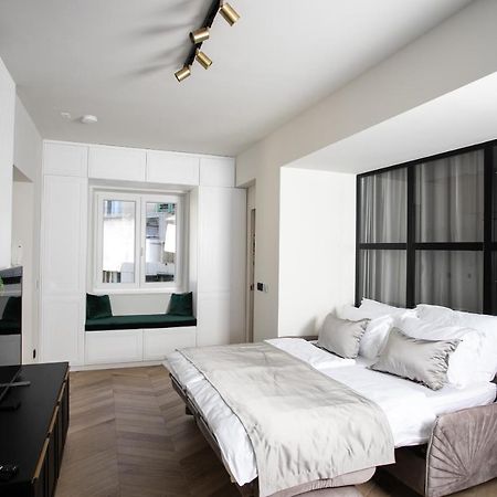Prestigious Downtown Apartment Спліт Екстер'єр фото