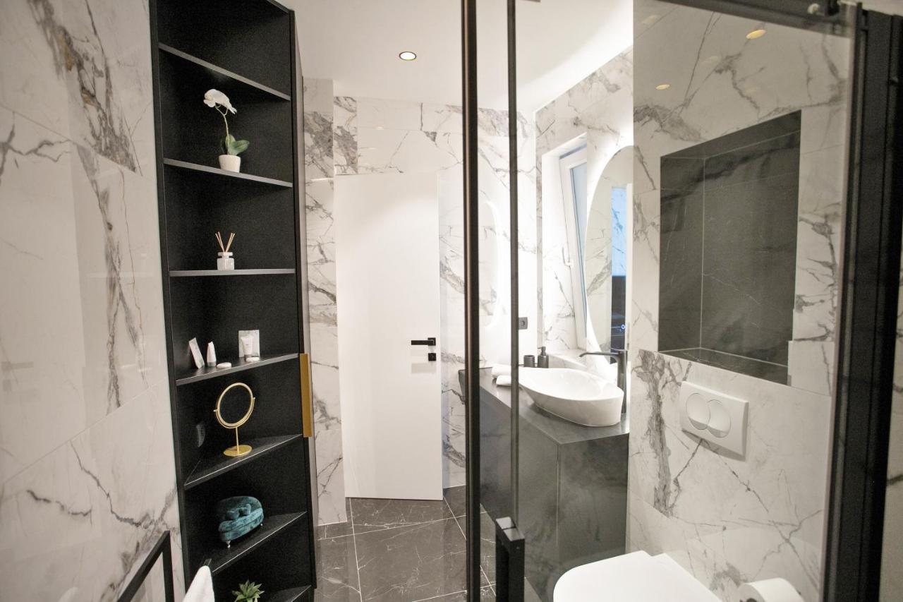Prestigious Downtown Apartment Спліт Екстер'єр фото