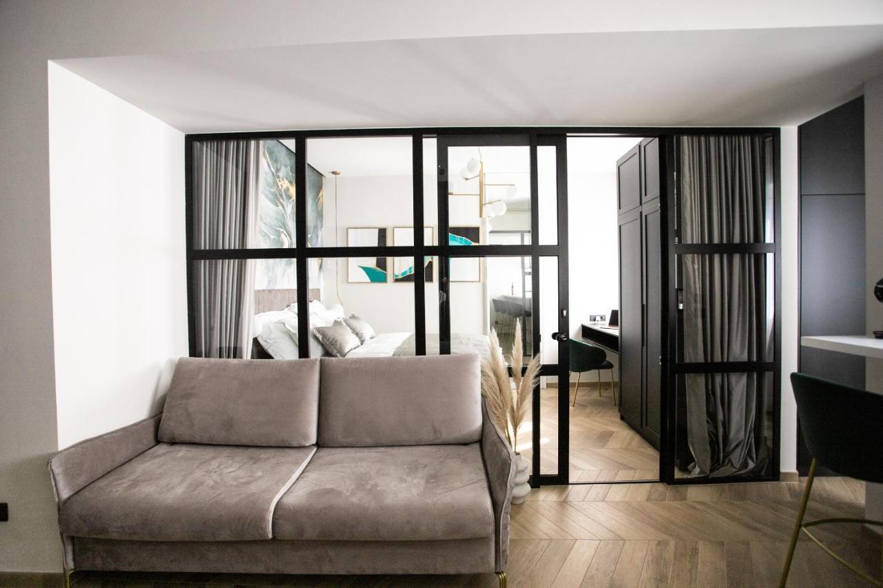 Prestigious Downtown Apartment Спліт Екстер'єр фото