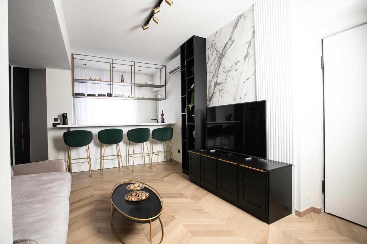 Prestigious Downtown Apartment Спліт Екстер'єр фото