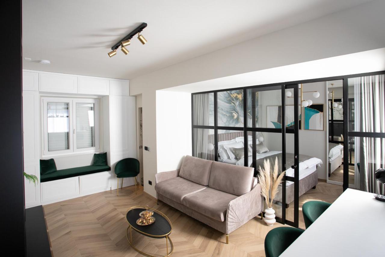 Prestigious Downtown Apartment Спліт Екстер'єр фото